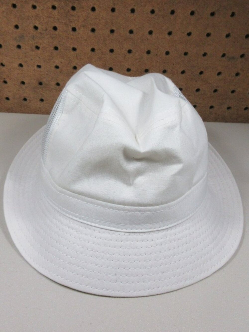 Broner mens solid white vented fedora fishing hat M